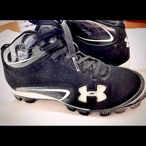 Under Armor Baseball cleats ~  Size 6.5